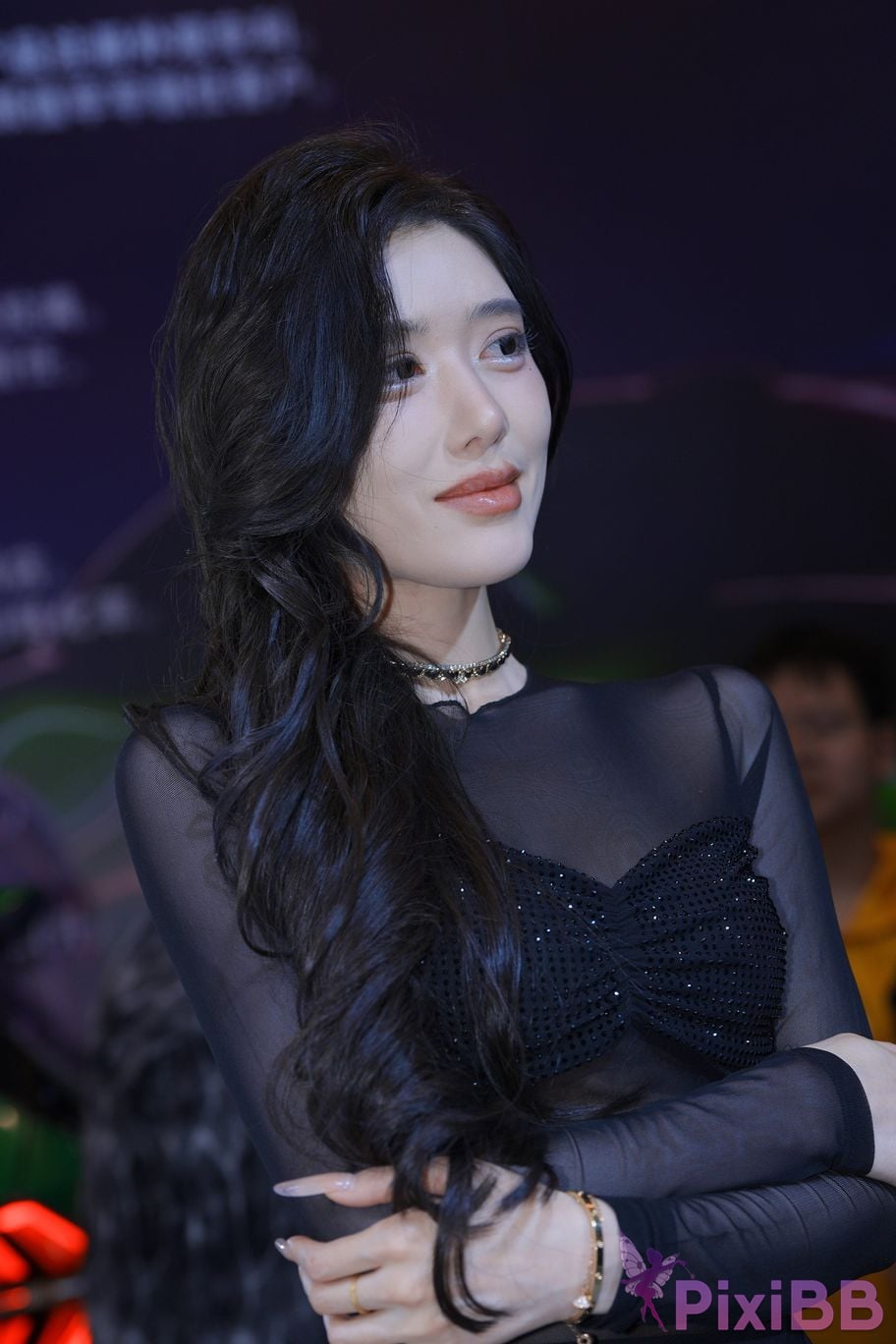 Featured Street Photography Works No.6016 Beautiful model at auto show PixiBB.COM 017