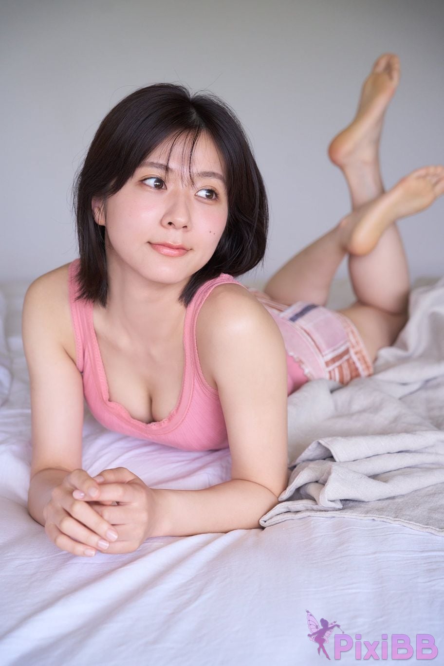 Japanese Idol Maria Shimizu clear water Maria youre showing too much. PixiBB.COM 014