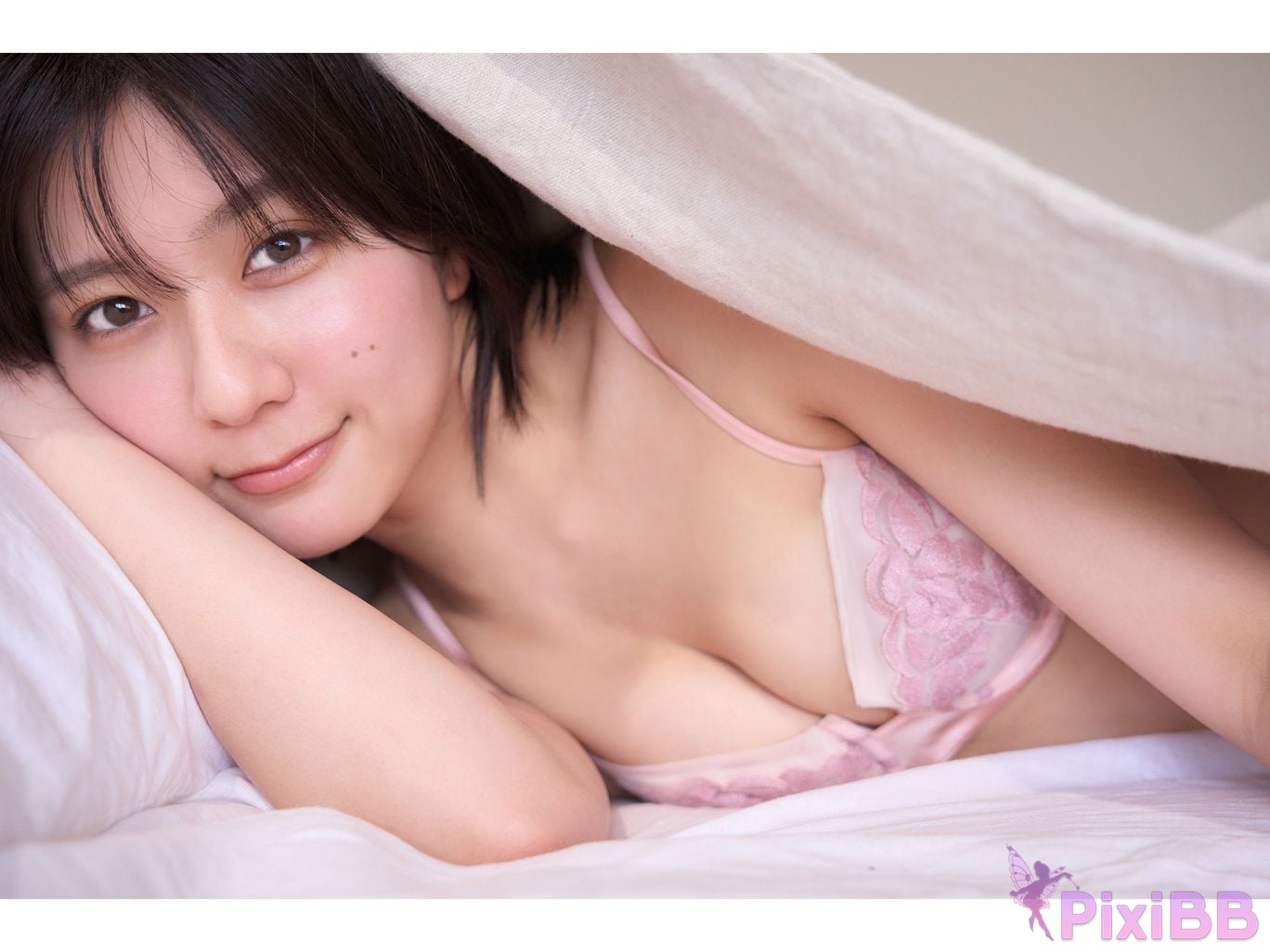 Japanese Idol Maria Shimizu clear water Maria youre showing too much. PixiBB.COM 023