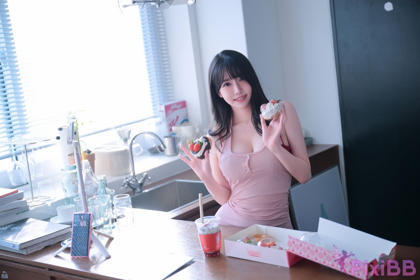 BLUECAKE Lee Ahrin Eat And Sleep PixiBB.COM 157