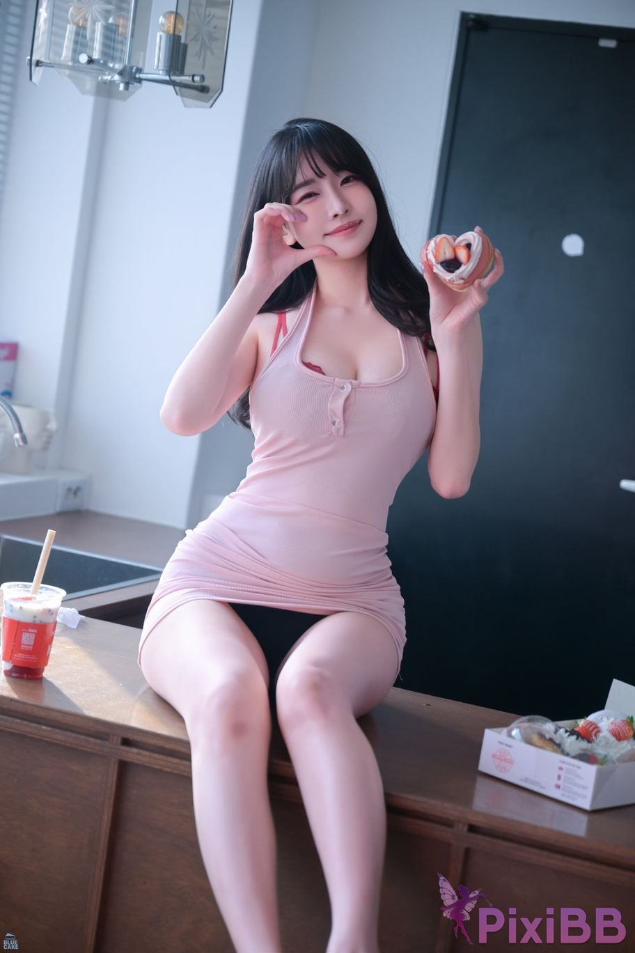 BLUECAKE Lee Ahrin Eat And Sleep PixiBB.COM 169