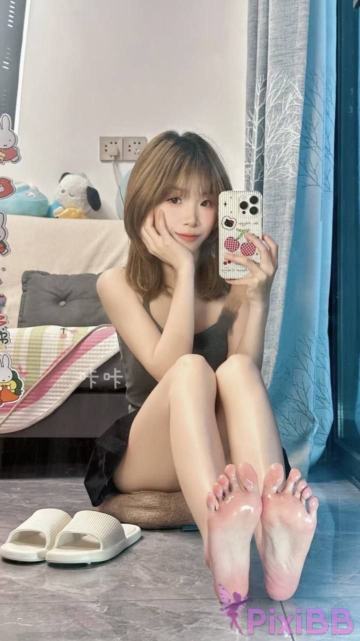 OtherXXX Kaka Douyin contrast foot control loli Large collection of silk views PixiBB.COM 109