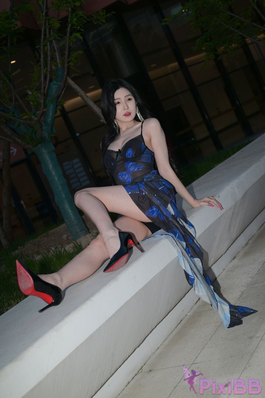Featured Street Photography Works No.6025 Beautiful girl in blue dress Jieyu PixiBB.COM 070