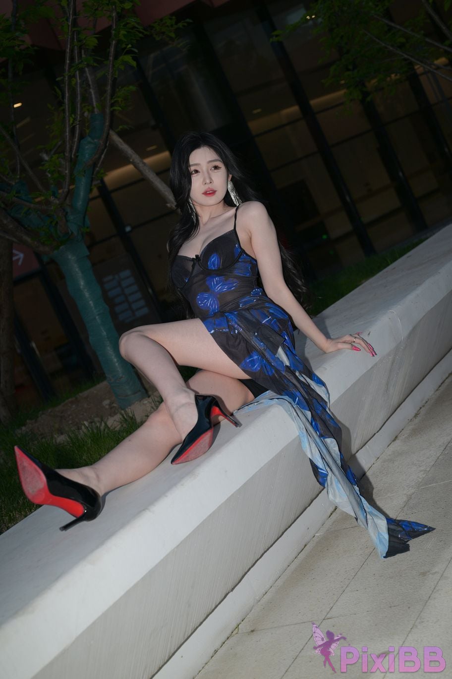 Featured Street Photography Works No.6025 Beautiful girl in blue dress Jieyu PixiBB.COM 071