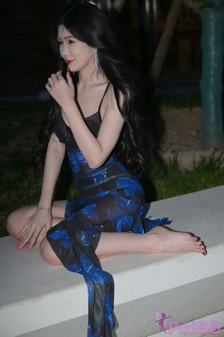 Featured Street Photography Works No.6025 Beautiful girl in blue dress Jieyu PixiBB.COM 175