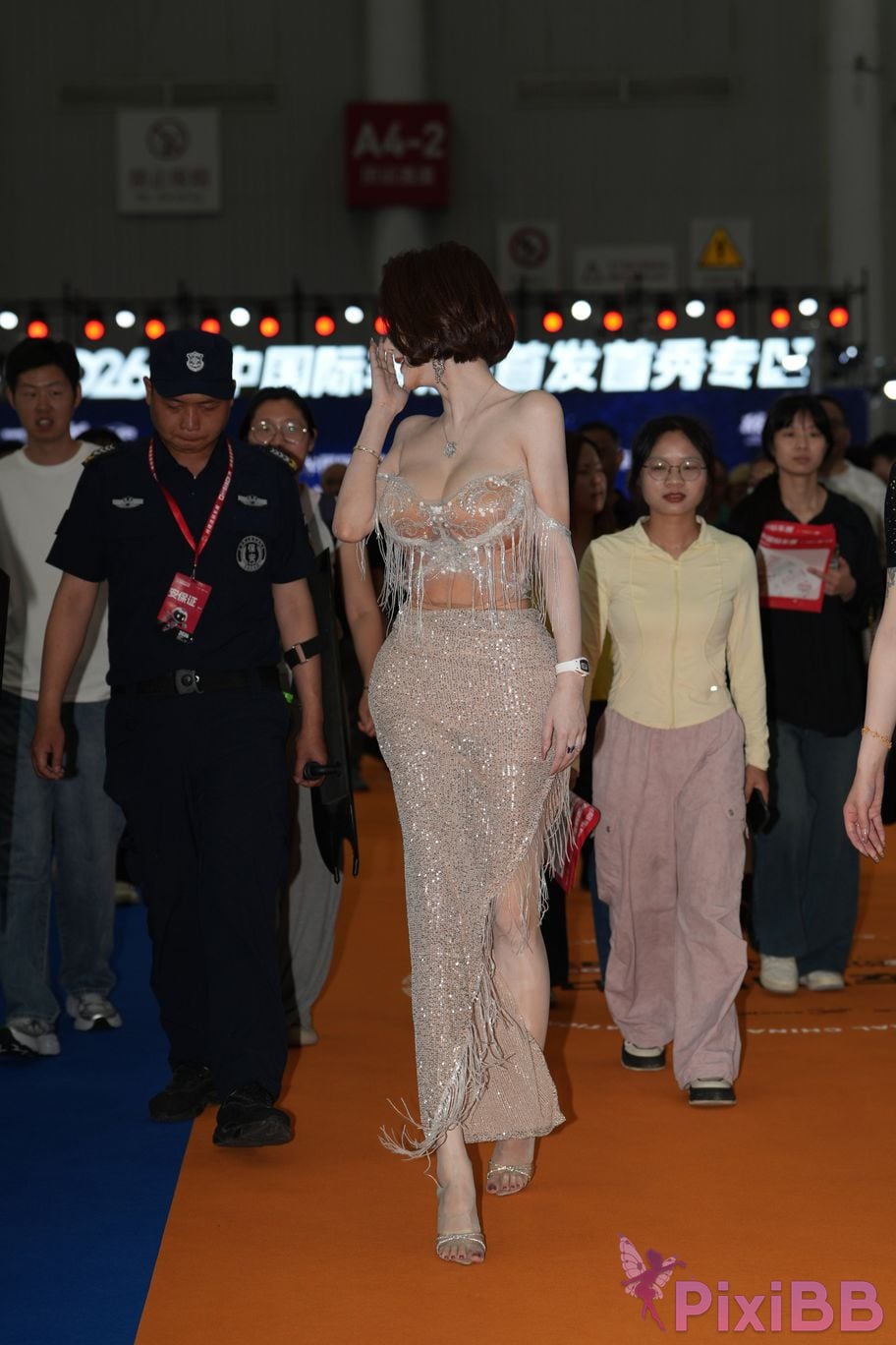Featured Street Photography Works No.6029 Central China International Auto Show Little Meow Dabao PixiBB.COM 113