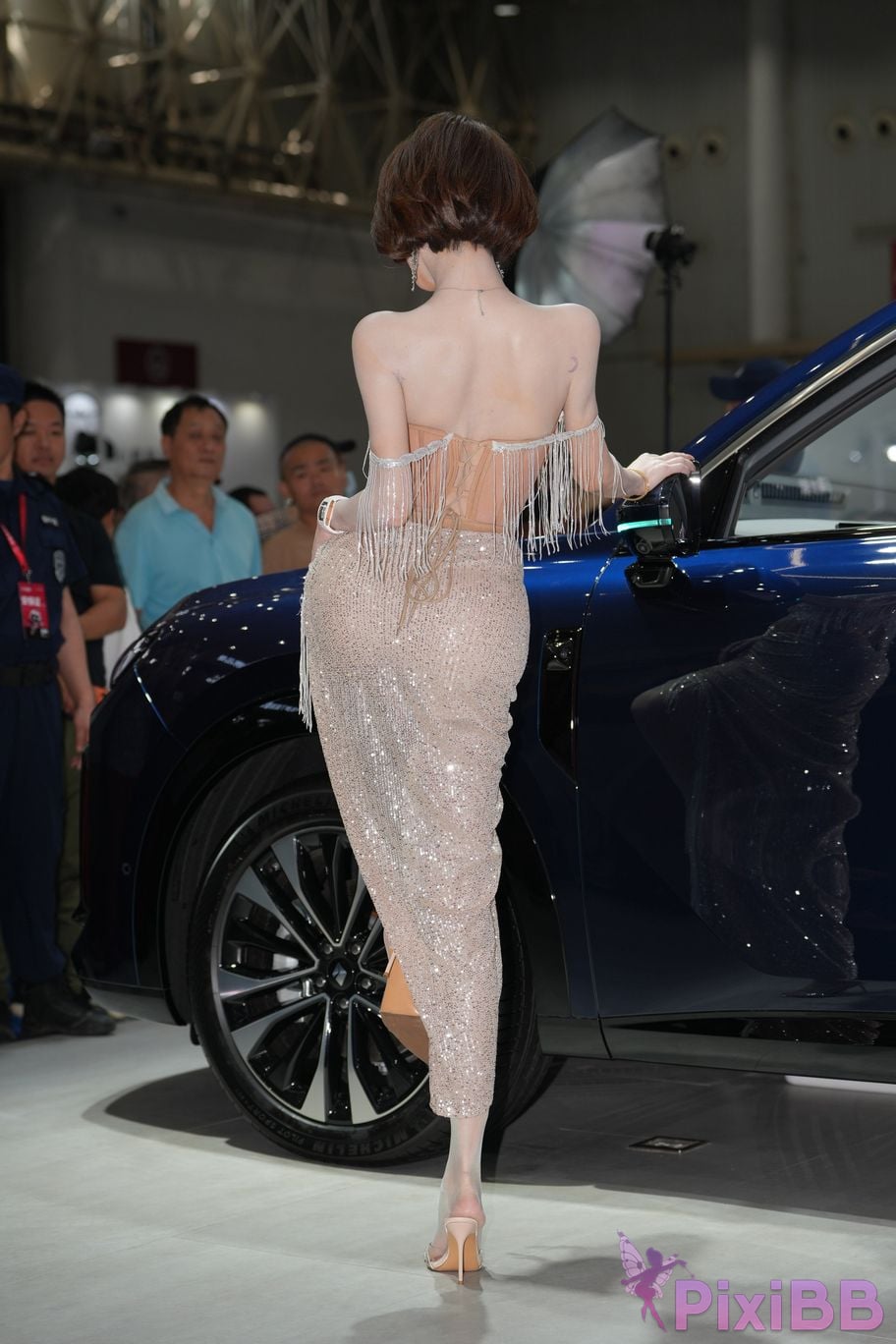 Featured Street Photography Works No.6029 Central China International Auto Show Little Meow Dabao PixiBB.COM 279