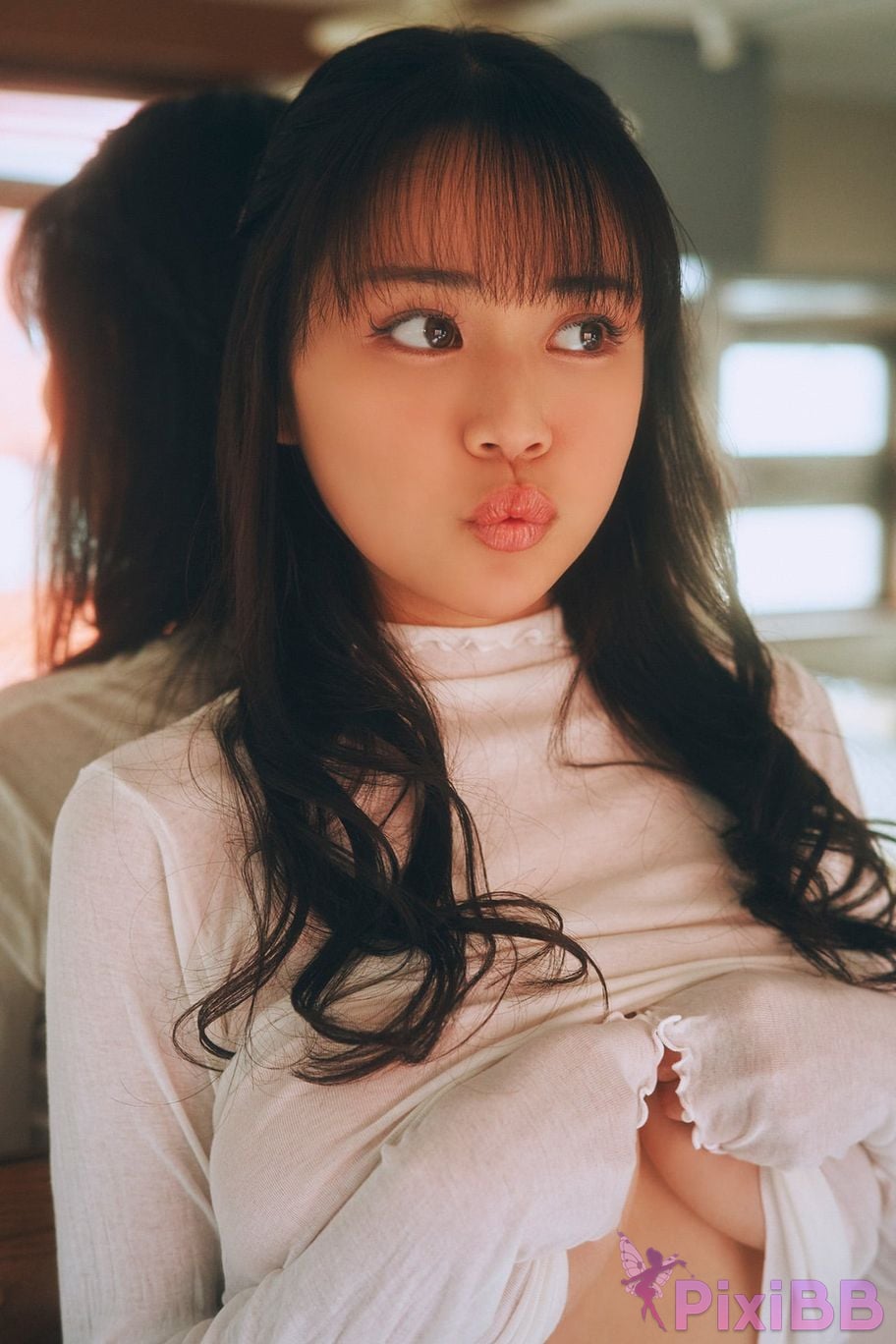 Japanese Idol Tano Yu Field worries I think its an ant PixiBB.COM 038