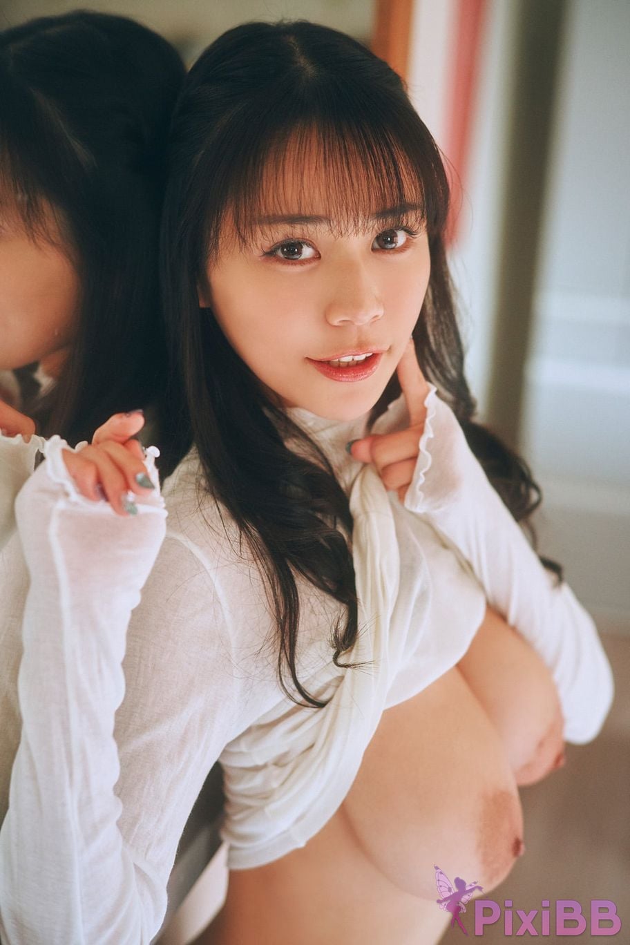 Japanese Idol Tano Yu Field worries I think its an ant PixiBB.COM 099