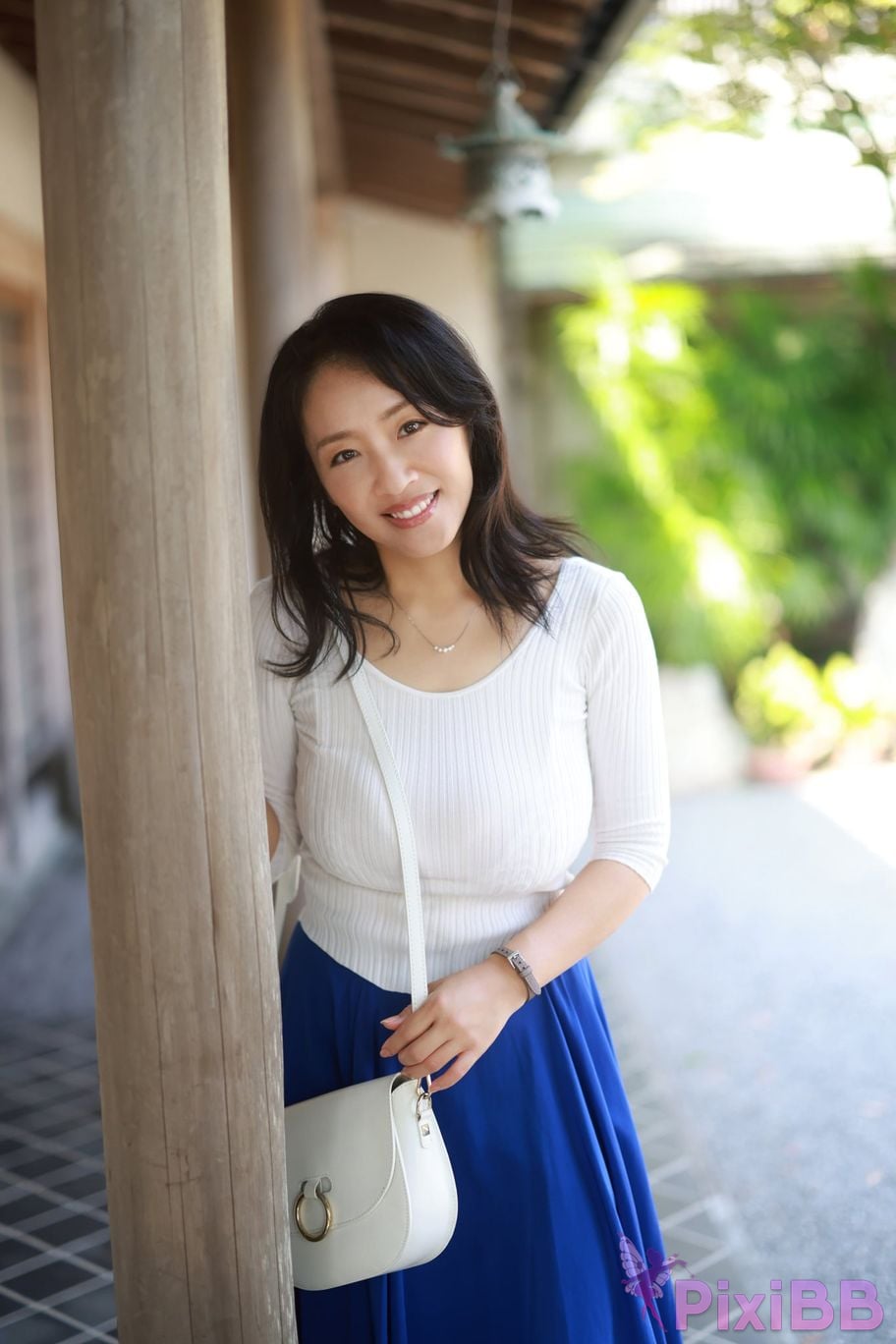 Japanese Idol Megumi Kagurazaka FRIDAY digital photo book Yellow remote All unreleased special Edition Vol.3 100 Cut super complete version PixiBB.COM 104