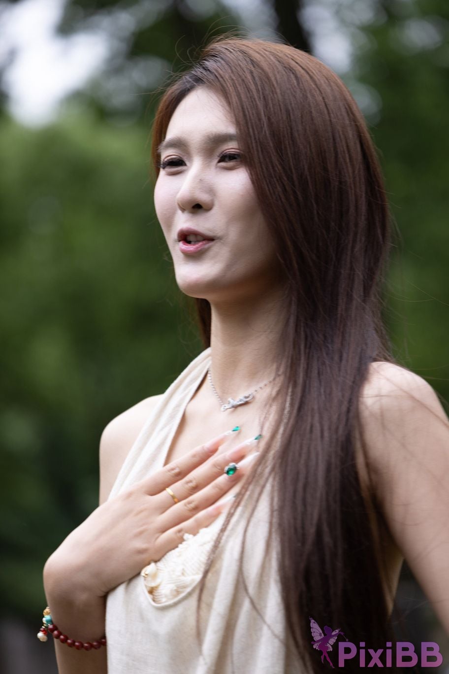 Featured Street Photography Works No.6037 Royal sister goddess Cai Yue PixiBB.COM 250