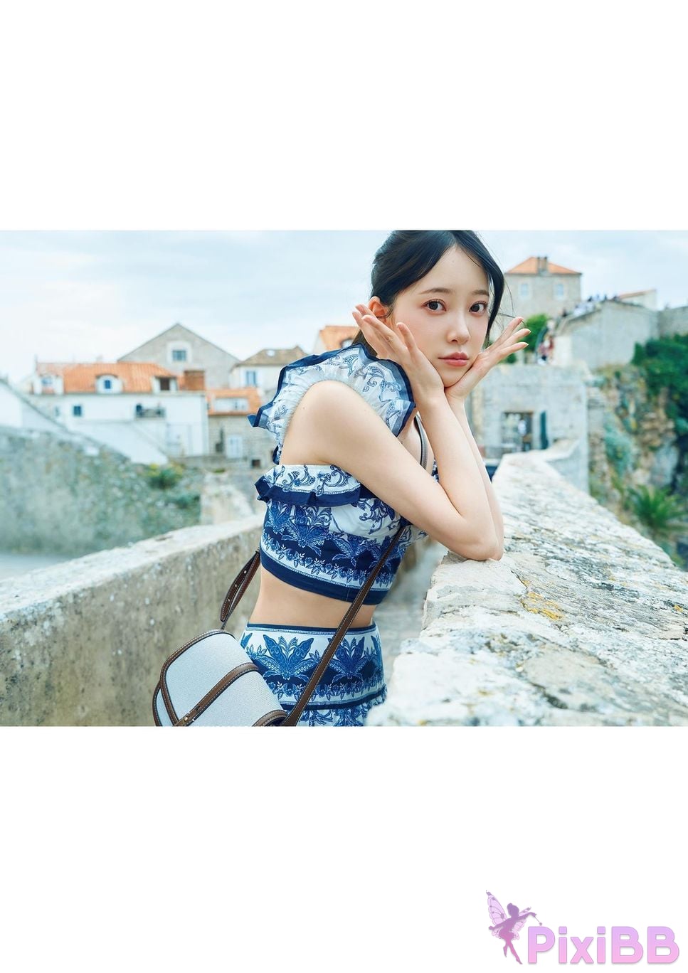 Japanese Idol Miona Hori Digital limited deluxe edition 30 Increased pages photo collection deep red aftertaste PixiBB.COM 006