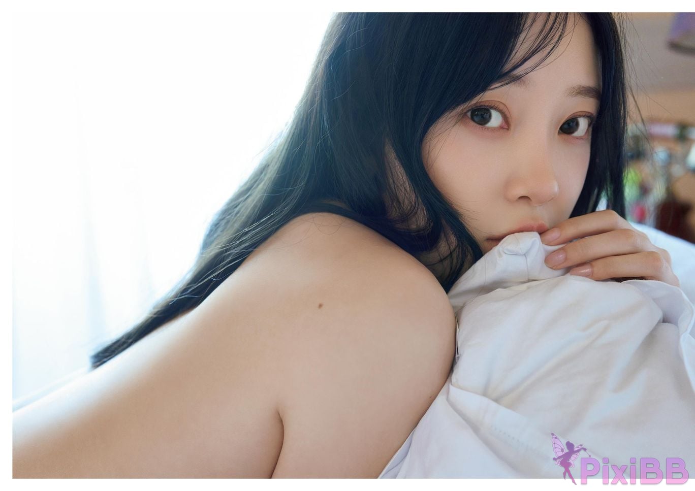 Japanese Idol Miona Hori Digital limited deluxe edition 30 Increased pages photo collection deep red aftertaste PixiBB.COM 021