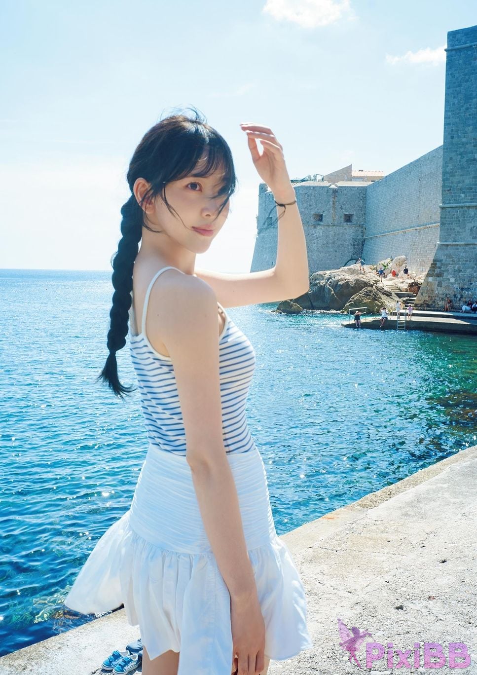 Japanese Idol Miona Hori Digital limited deluxe edition 30 Increased pages photo collection deep red aftertaste PixiBB.COM 027