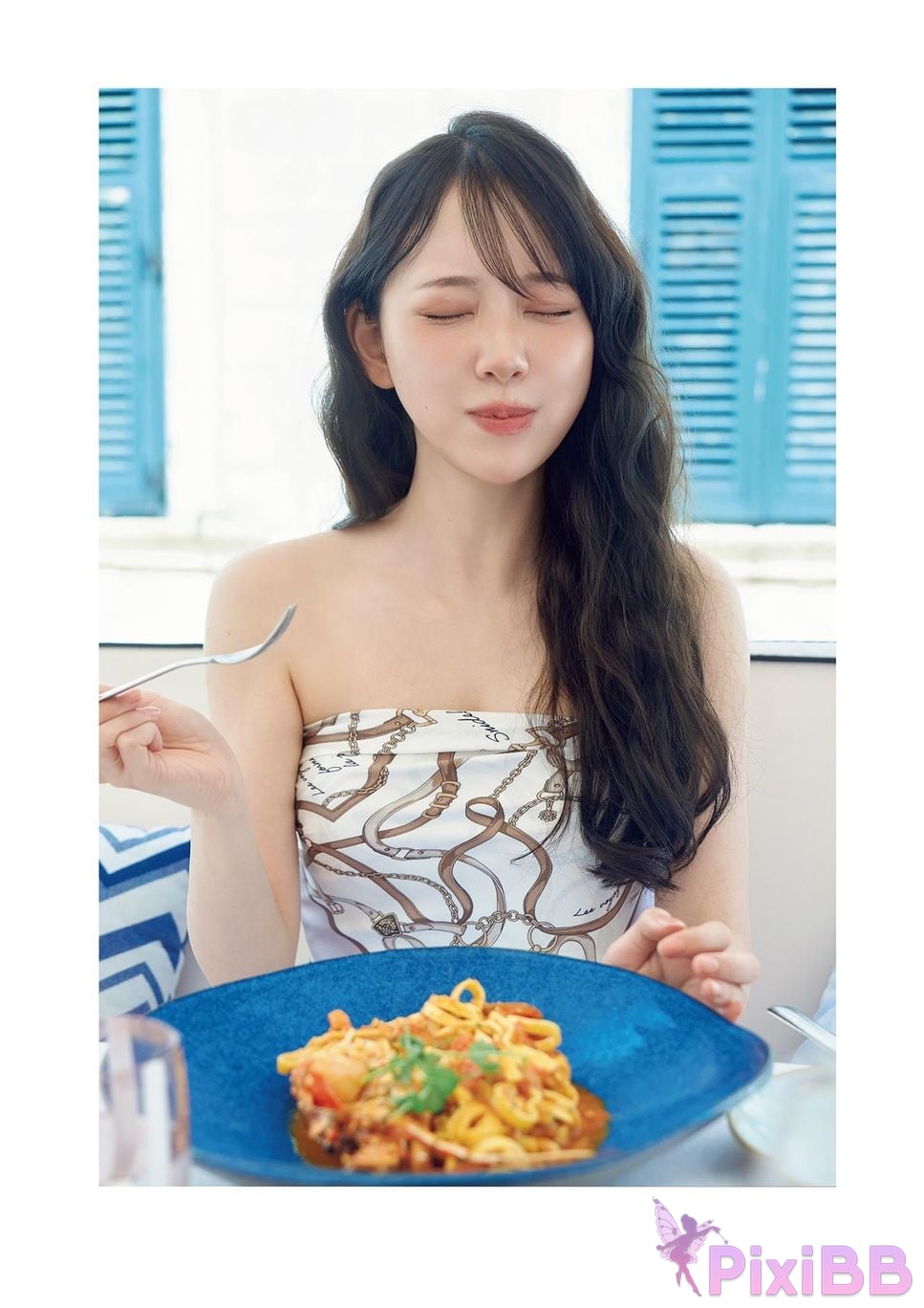 Japanese Idol Miona Hori Digital limited deluxe edition 30 Increased pages photo collection deep red aftertaste PixiBB.COM 033