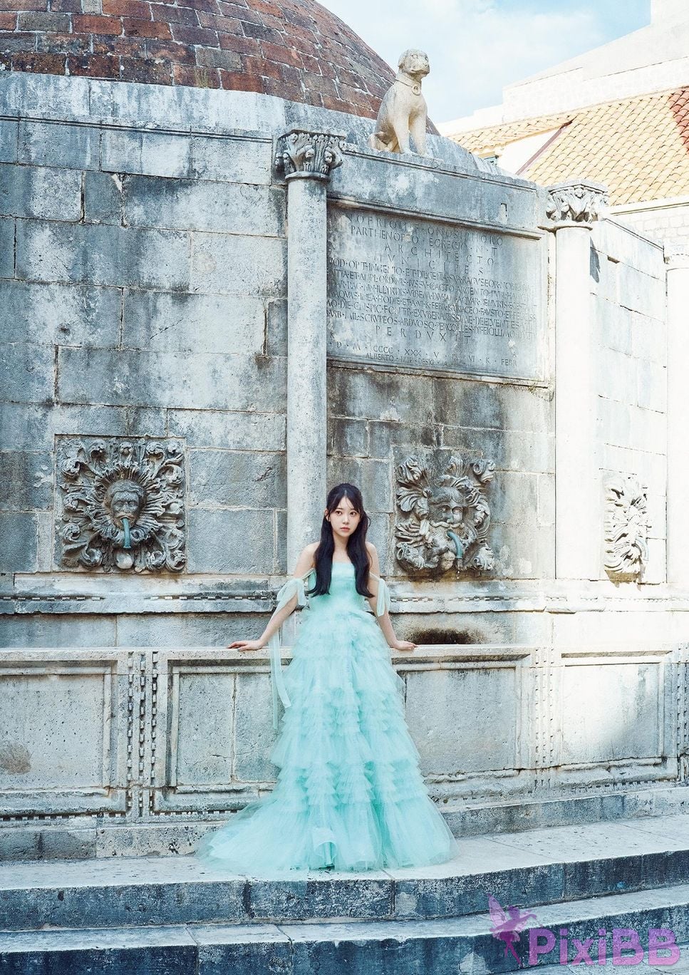 Japanese Idol Miona Hori Digital limited deluxe edition 30 Increased pages photo collection deep red aftertaste PixiBB.COM 047