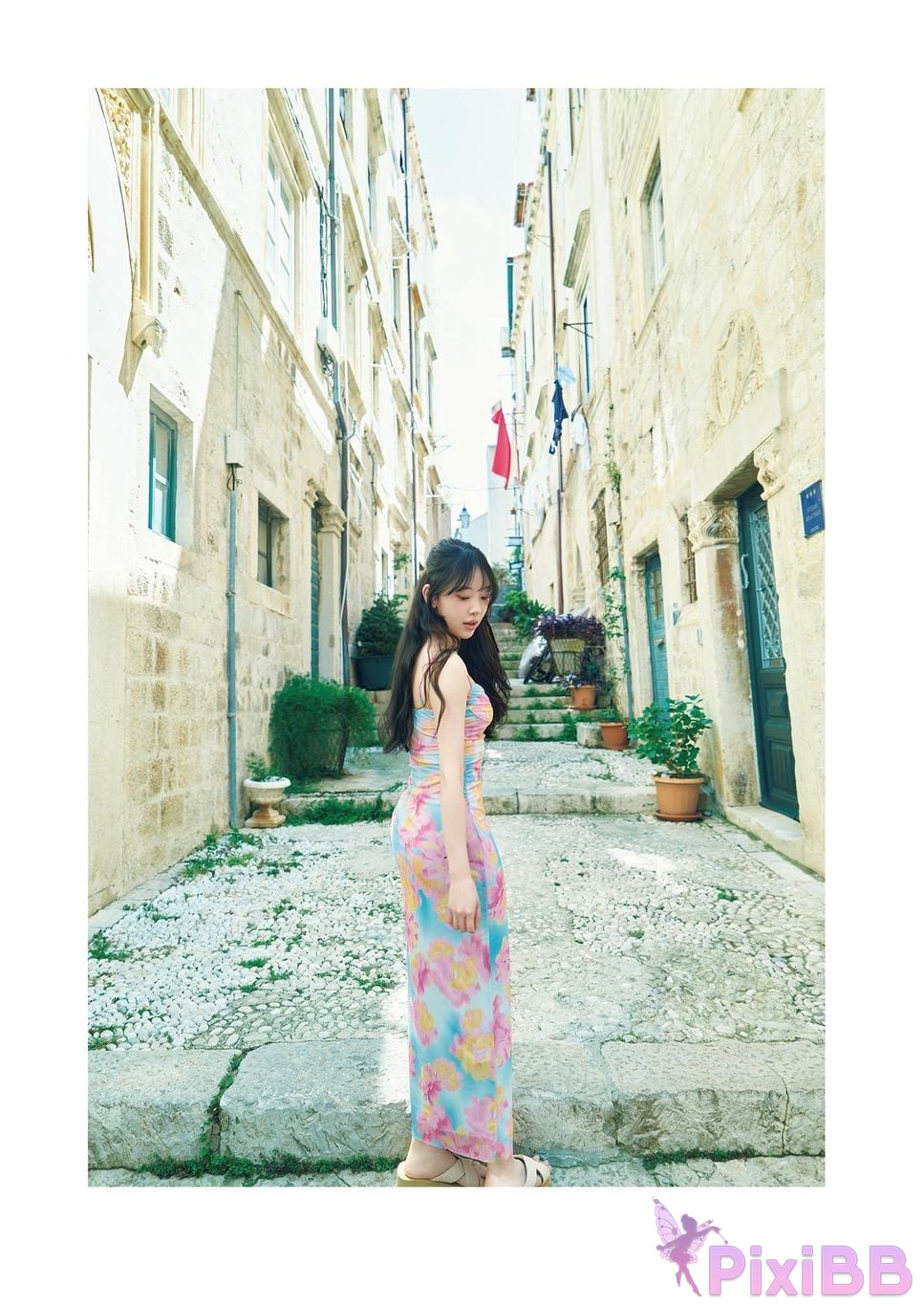 Japanese Idol Miona Hori Digital limited deluxe edition 30 Increased pages photo collection deep red aftertaste PixiBB.COM 082