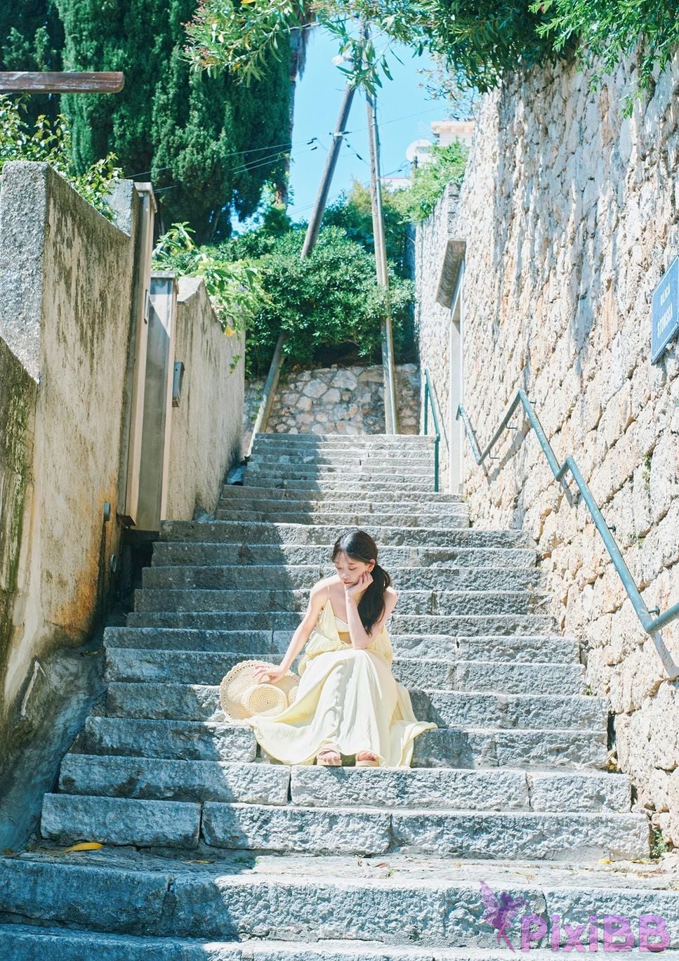 Japanese Idol Miona Hori Digital limited deluxe edition 30 Increased pages photo collection deep red aftertaste PixiBB.COM 112