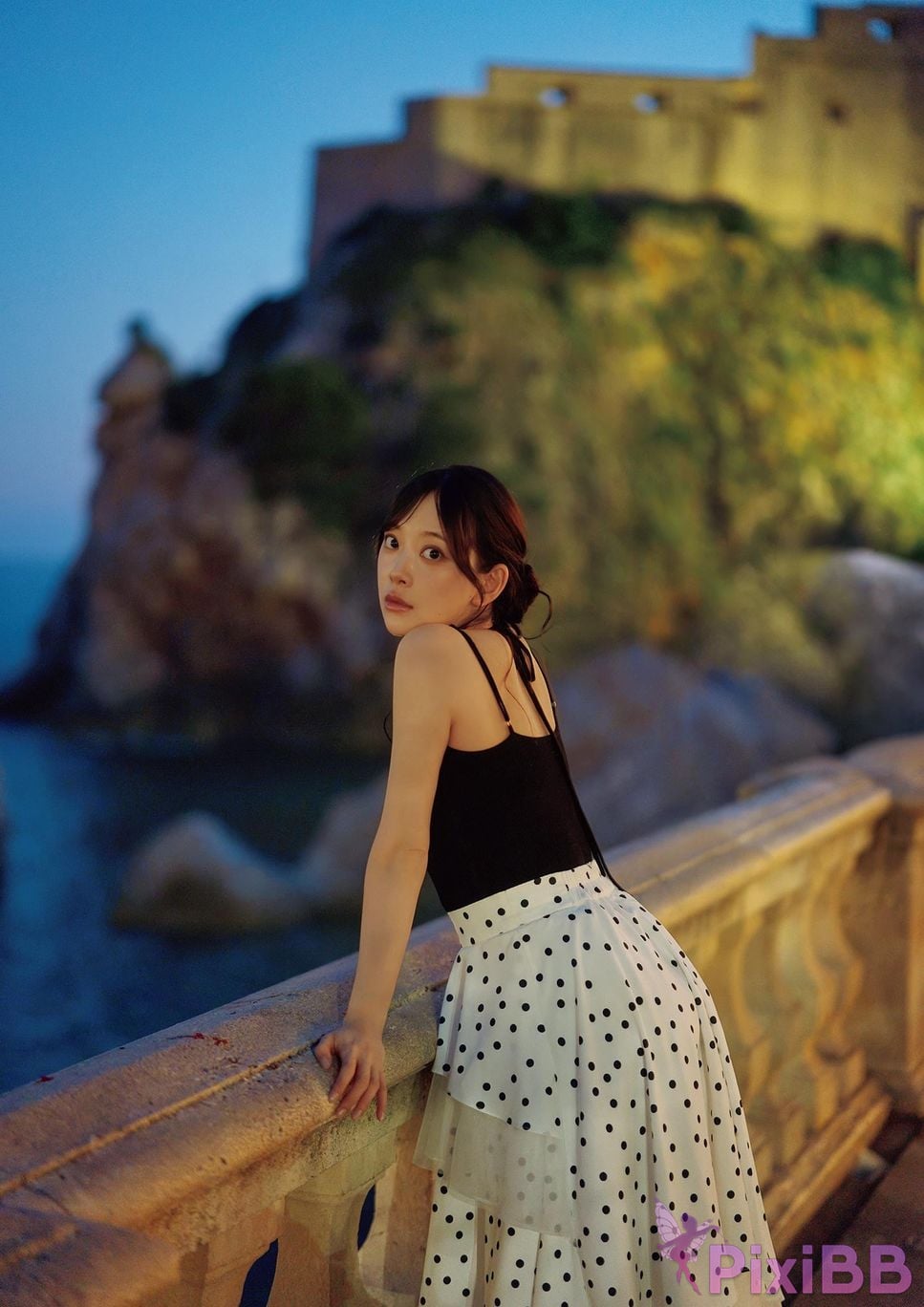 Japanese Idol Miona Hori Digital limited deluxe edition 30 Increased pages photo collection deep red aftertaste PixiBB.COM 123