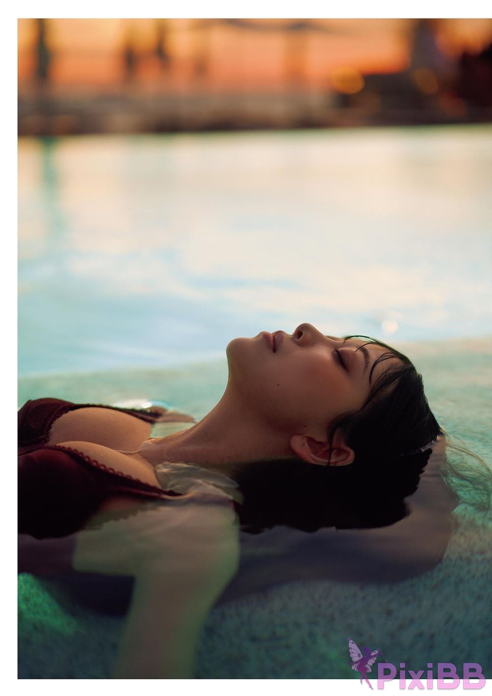 Japanese Idol Miona Hori Digital limited deluxe edition 30 Increased pages photo collection deep red aftertaste PixiBB.COM 131