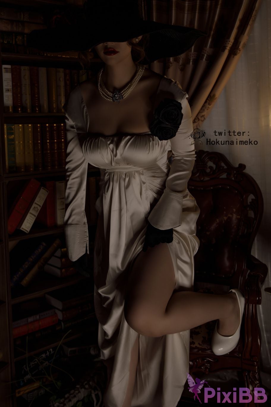 Coser Hokunaimeko Alcina Dimitrescu PixiBB.COM 002