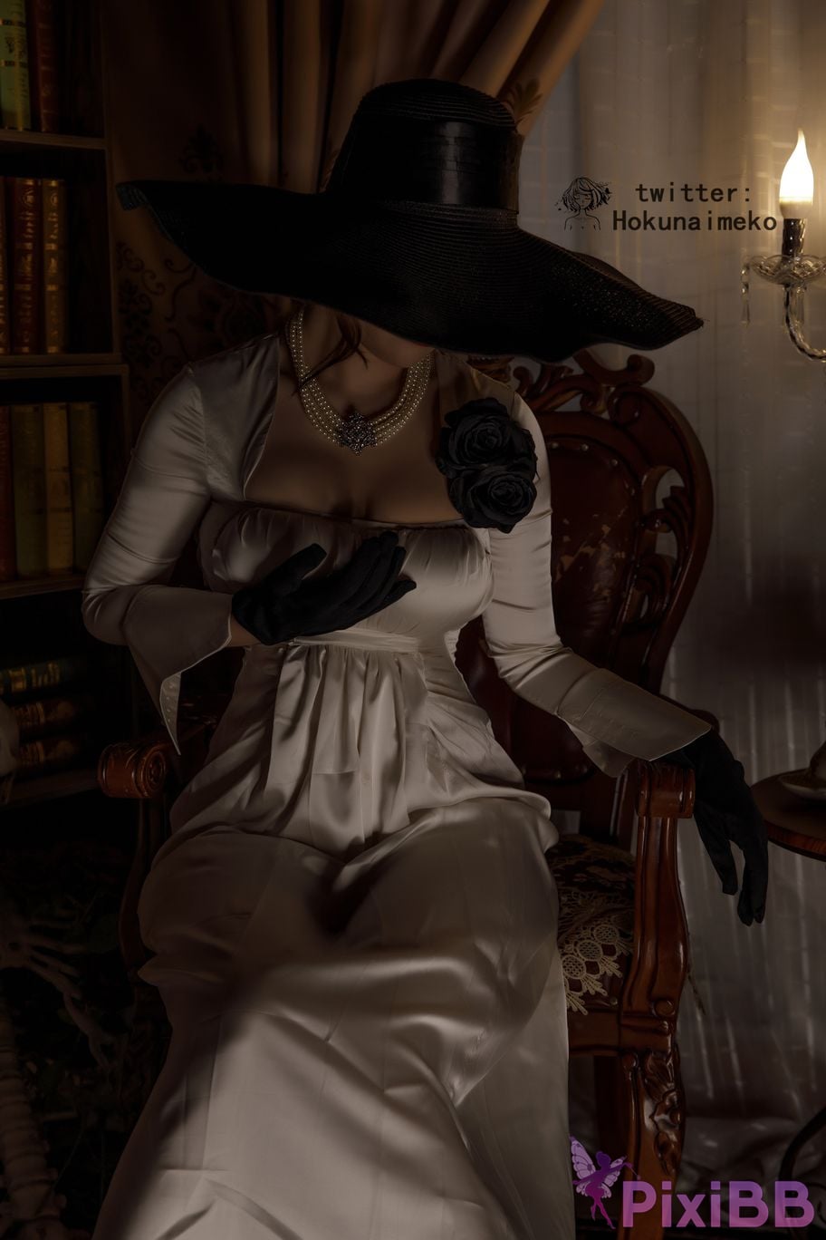 Coser Hokunaimeko Alcina Dimitrescu PixiBB.COM 021