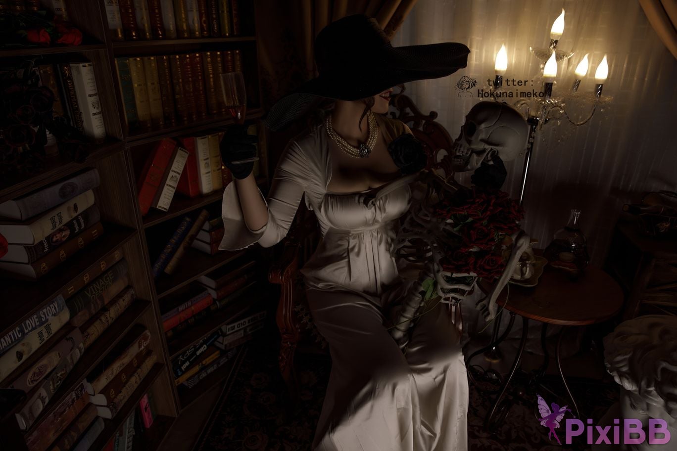 Coser Hokunaimeko Alcina Dimitrescu PixiBB.COM 025