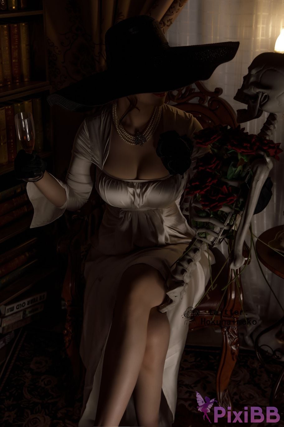 Coser Hokunaimeko Alcina Dimitrescu PixiBB.COM 028