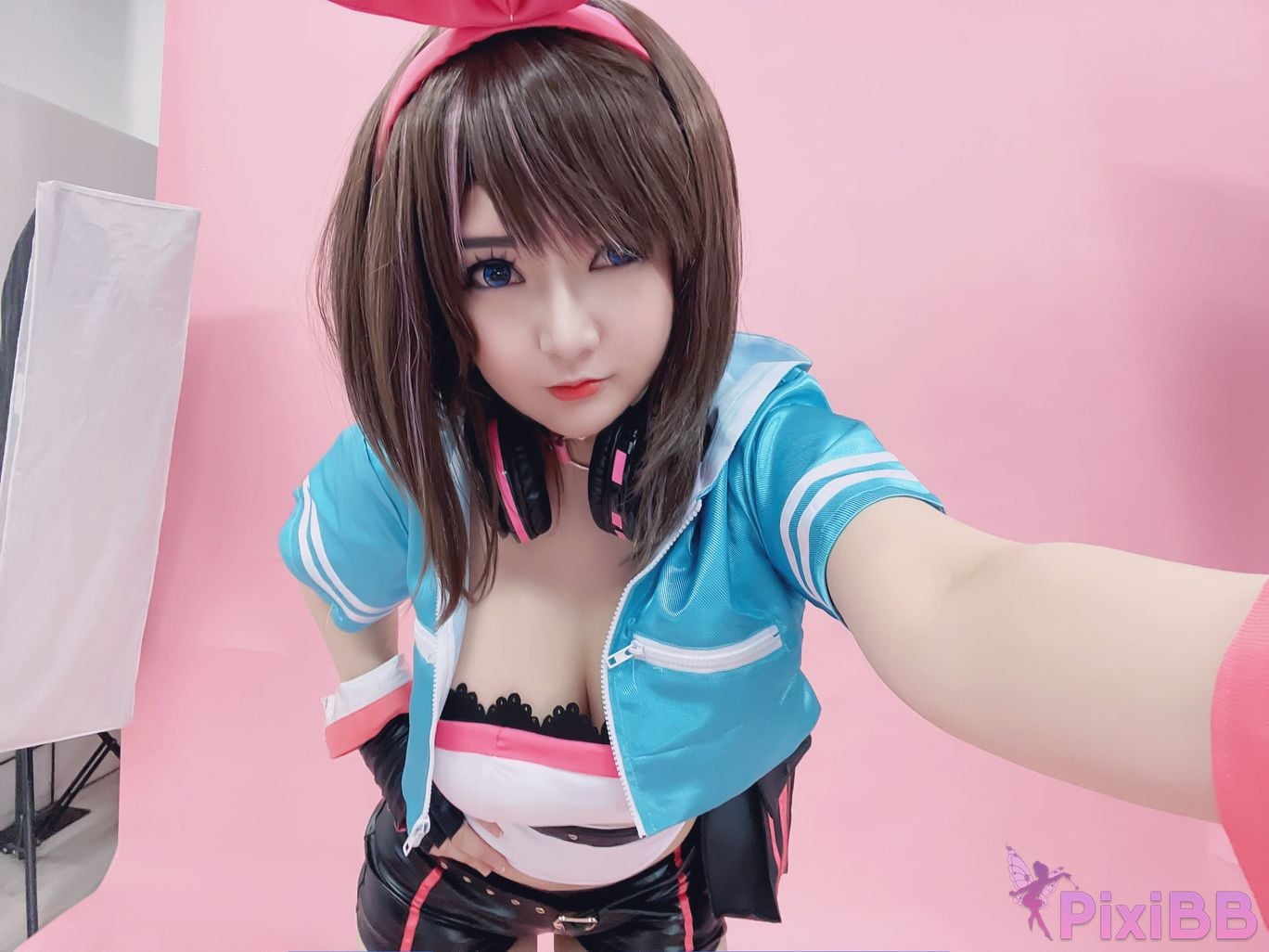 Potato Godzilla Kizuna Ai Selfies PixiBB.COM 3